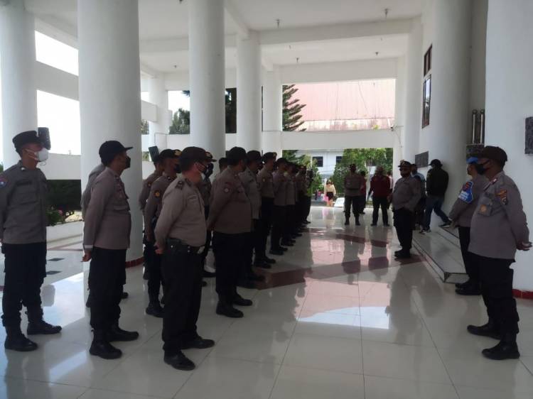 Di Kantor Bupati Kabupaten Toba, Aliansi Gerak Tutup TPL Gelar Aksi Damai, ini Tuntutannya
