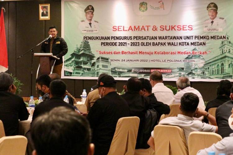 Bobby Nasution Kukuhkan Pengurus Persatuan Wartawan Unit Pemko Medan