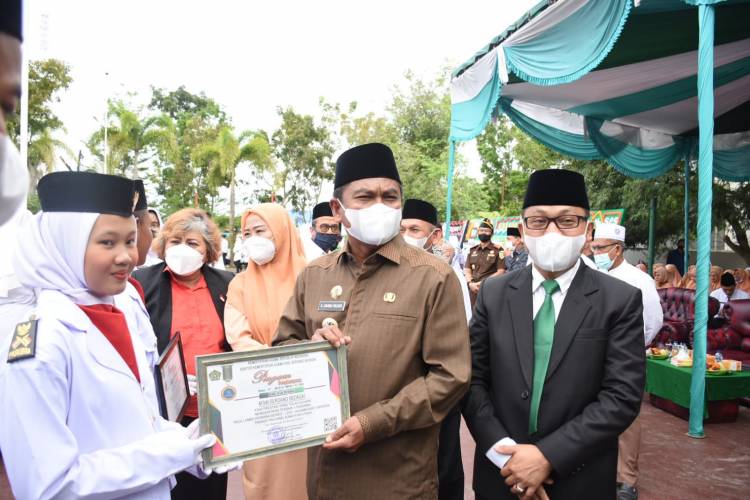 Bupati Sergai Bertindak Sebagai Pembina Upacara Hari Amal Bhakti Ke 76 Kementrian Agama RI