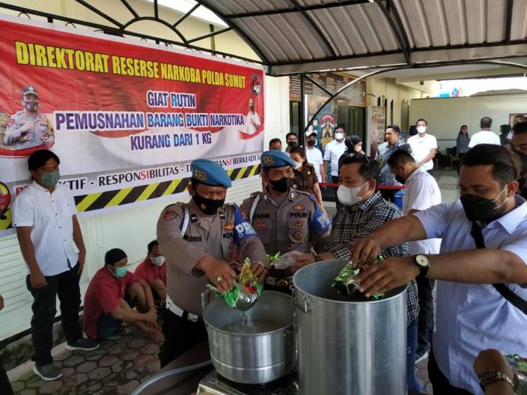 Didapat Dari Hasil Penangkapan Poldasu Musnahkan Barang Bukti Sabu