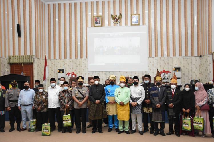 Sidang Paripurna DPRD Dalam Rangka HUT Kabupaten Sergai ke-18