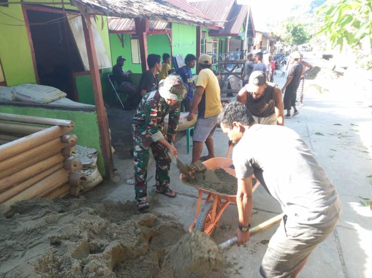 Satgas Yonarhanud 11/WBY Karya Bhakti Membangun Rumah Warga