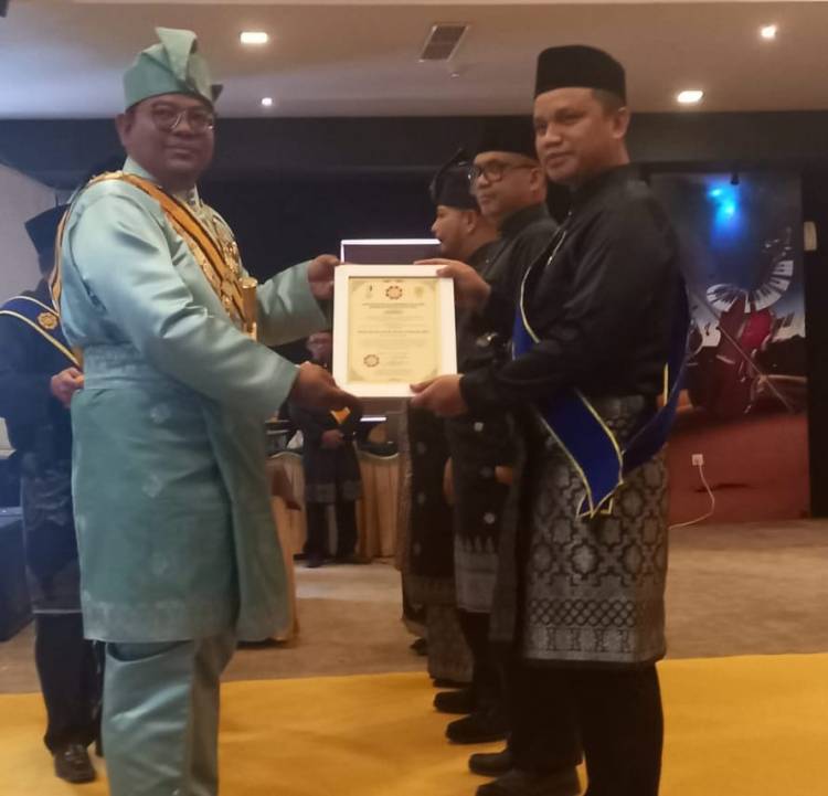 Dr Drs HM Ismael P Sinaga MSi,Dianugerahi gelar Datok Nara Satri Utama Diraja Kejeruan Metar Bilad Deli