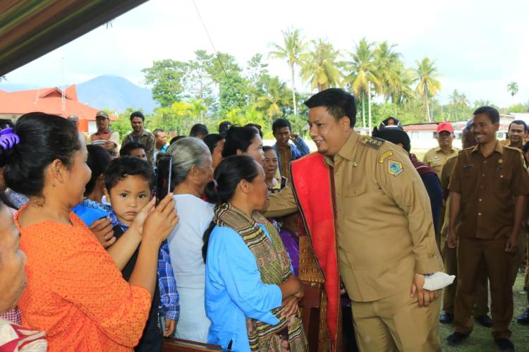 Masyarakat Desa Saornauli Hatoguan Mengapresiasi Program Bunga Desa