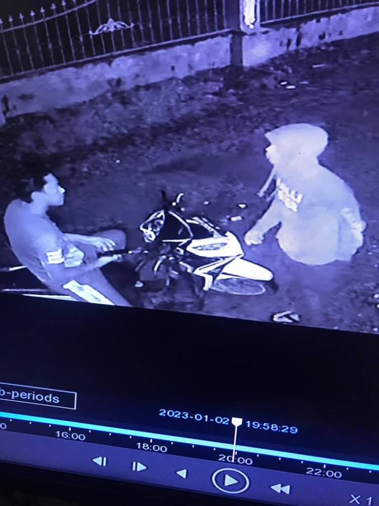 Lapor Pak ! Terekam CCTV, Maling Gasak Kreta di Denai