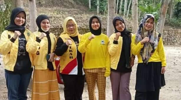 Perempuan Muda Harus Melek Politik