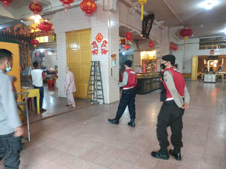 Jelang Imlek Tahun 2023, Sat Samapta Polrestabes Medan Lakukan Patroli Skala Besar Ke Vihara
