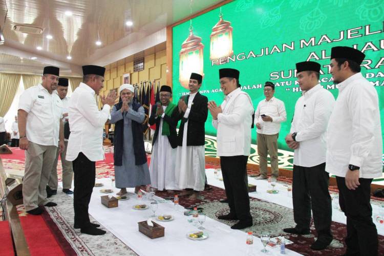 Hadiri Pengajian Majelis Taklim dan Zikir Al - Haura, Edy Rahmayadi Berharap Umat Islam Terus Bersatu