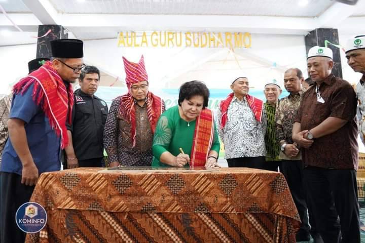 Sambut HPN 2023, PWI Peduli Salurkan 1.000 Karung Beras untuk Anak Stunting di Langkat