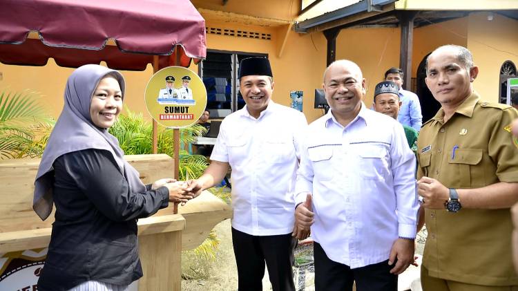 Bantu Tumbuh UMKM di Batu Bara, DPRD Sumut Serahkan Bantuan Alat Produksi