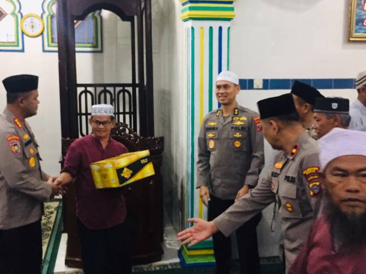 Wakapoldasu Sholat Subuh Berjamaah Di Masjid Al Ikhlas Delitua