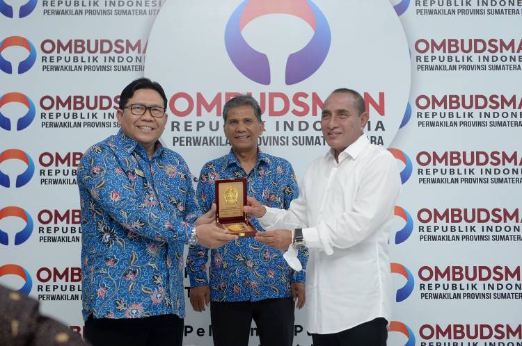 Edy Rahmayadi Berharap Seluruh Kabupaten/Kota  di Sumut Zona Hijau Pelayanan Publik