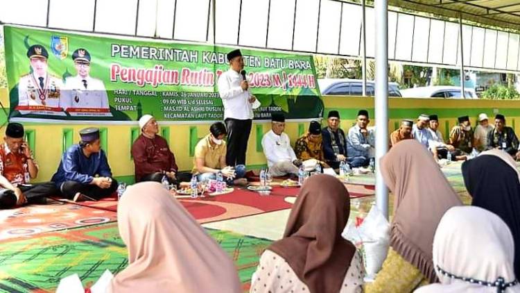 Bupati Batu Bara Hadir dan Berbagi dalam Pengajian Rutin