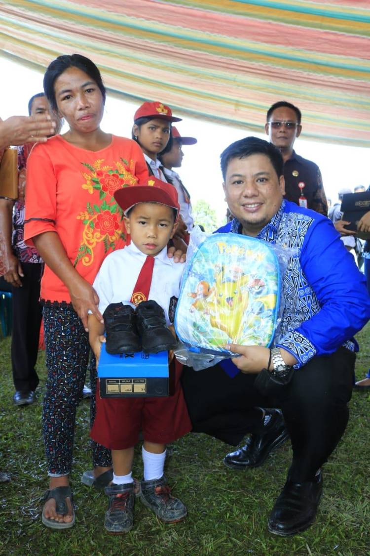 Masyarakat Toguan Galung Antusias Program Bunga Desa