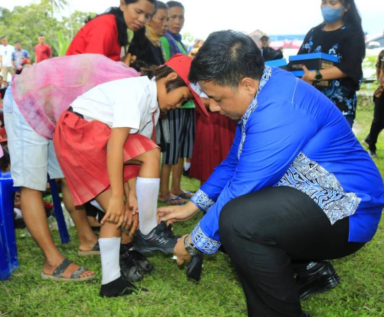 Kami ke desa bukan untuk dilayani, akan tetapi melayani masyarakat" , Bupati Samosir Ngantor di Desa Pangaloan