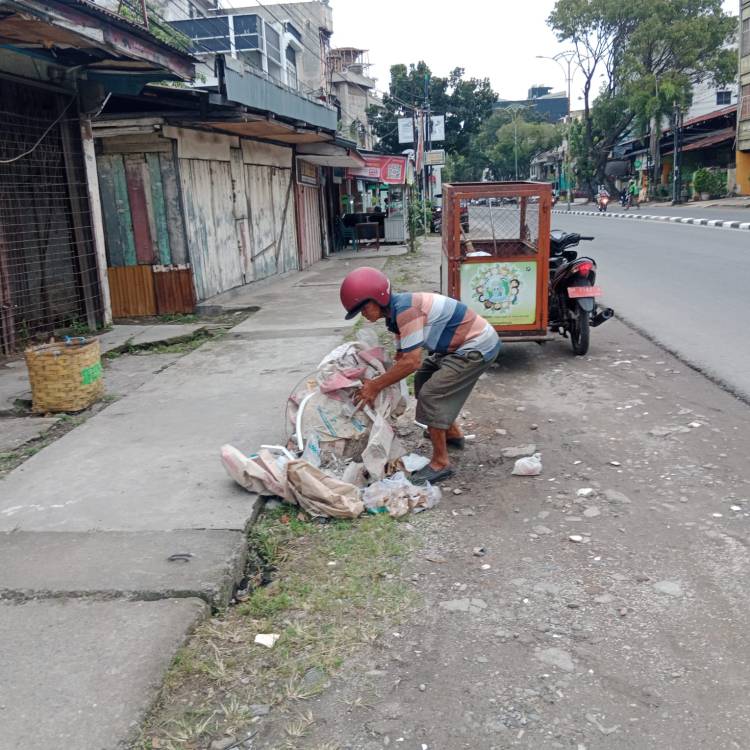 Lurah Glugur Kota Hadirkan Gerakan Kolaborasi Anti Sampah Liar Dengan Menggandeng Unsur Tiga Pilar
