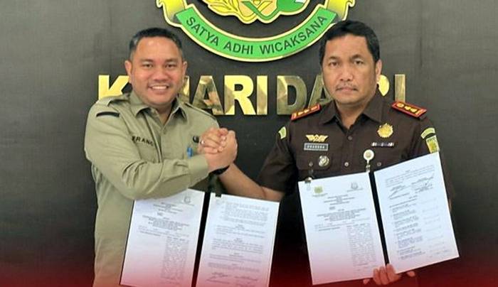 Kajari Dairi dan Bupati Pakpak Bharat Tandatangani Prasasti dan Naskah Perjanjian Hibah Lanjutan Tahap II