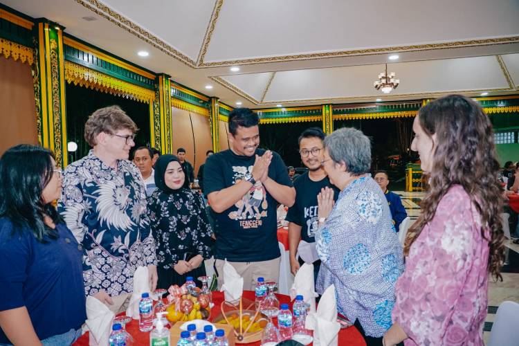 Jamu Makan Malam Komikus Prancis Mr Emmanuel Lemaire, Bobby Nasution: Kenalkan Medan & Kuliner Melalui Komiknya