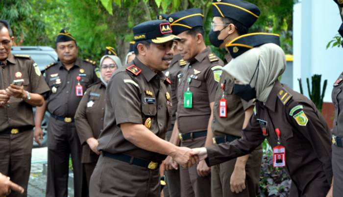 Kunker Ke Kejari Donggala, Kajati Sulteng Agus Salim Ajak Jajaran Tetap Kompak