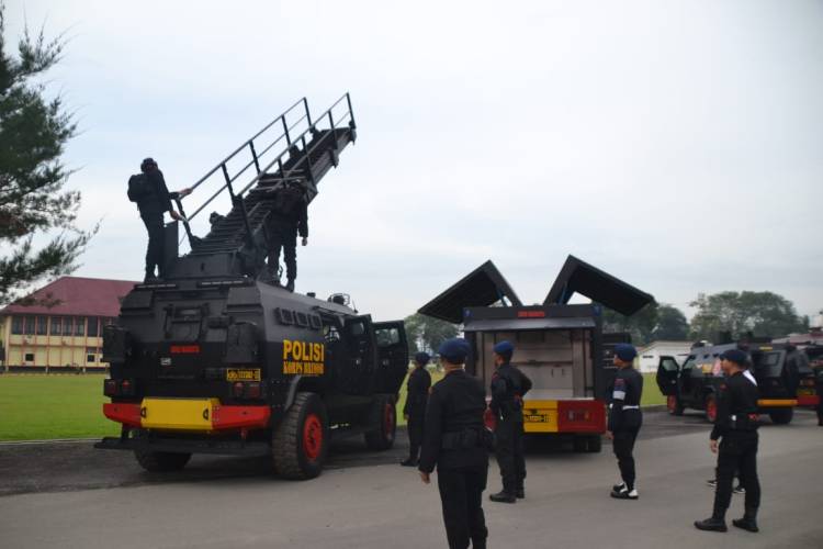 Dansat Brimob Polda Sumut Pimpin Apel Kesiapsiagaan dan Pemeriksaan Personil