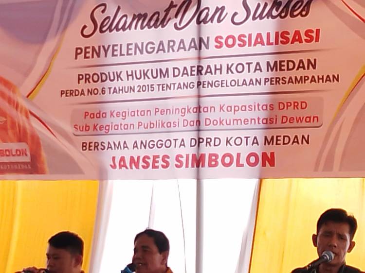 Janses Simbolon Gelar Sosperda dan Bagi Sembako di Belawan