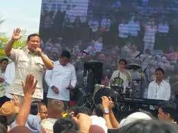 Ribuan Warga Belawan Sambut Prabowo