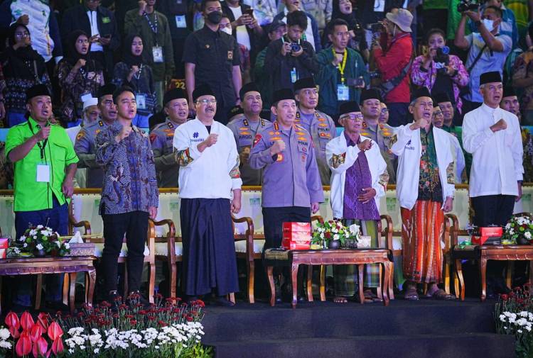 Kapolri Gelorakan Semangat Persatuan-Kesatuan Saat Tutup Porseni NU