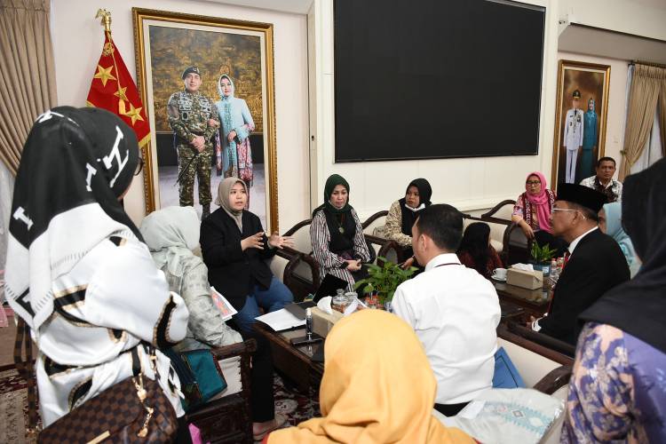 Persiapan HPN 2023,  Ketua Dekranasda Sumut Kumpulkan Pengrajin Tenun