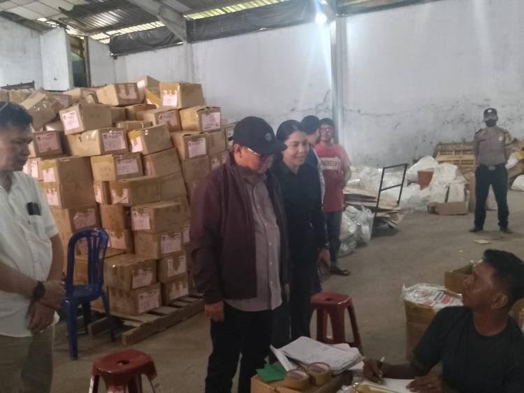 Komisioner KPU RI Parsadaan Harahap Kunjungi Gudang KPU Medan