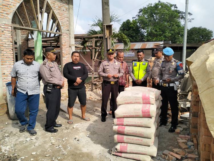 Kapolsek Torgamba Bantu Pembangunan Masjid