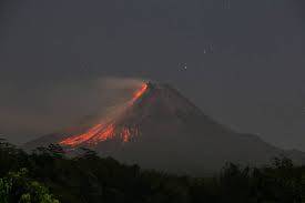 Ini Jumlah Guguran Lava Pijar Gunung Merapi pada Senin Malam