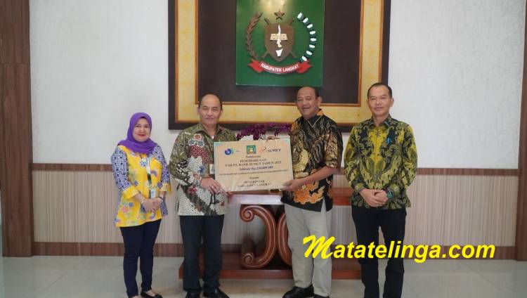 Bank Sumut Stabat Serahkan CSR ke Pemkab Langkat