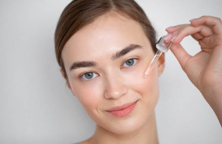 Istilah Retinol dan Retinoid, Sebetulnya Kedua zat ini Memiliki Perbedaan?