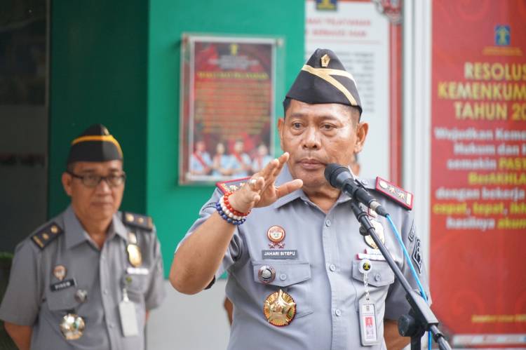 Sematkan Pin WBK, Kakanwil Kumham Sumut Mhd. Jahari Sitepu : Nampak Sederhana, Tapi Maknanya Besar