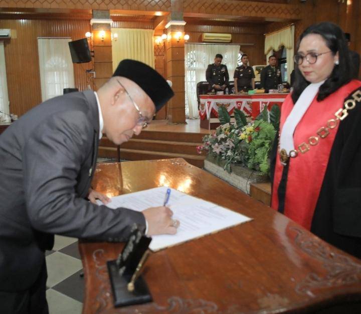 Thomy Faisal Dilantik Menjadi Anggota DPRD Asahan Gantikan Ahmad Zulhanuddin Yang Wafat