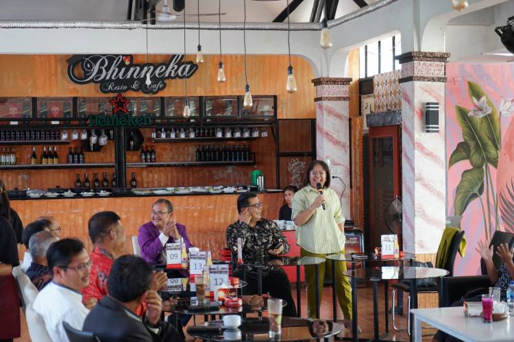 Bahas Berbagai Hal dan Sosialisasi Tugas dan wewenang DPD RI, Dr Badikenita Sitepu SE,SH.M.Si Diskusi Dengan Ratusan Pendeta di Taput