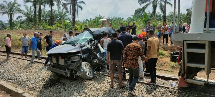 Innova Remuk, Penumpang Tewas