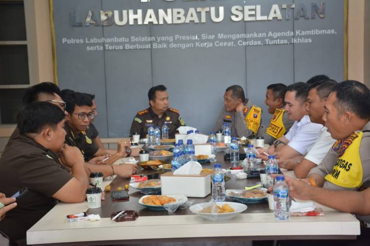 Akrab dan Harmonis, Kapolres Labusel Dikunjungi Kajari