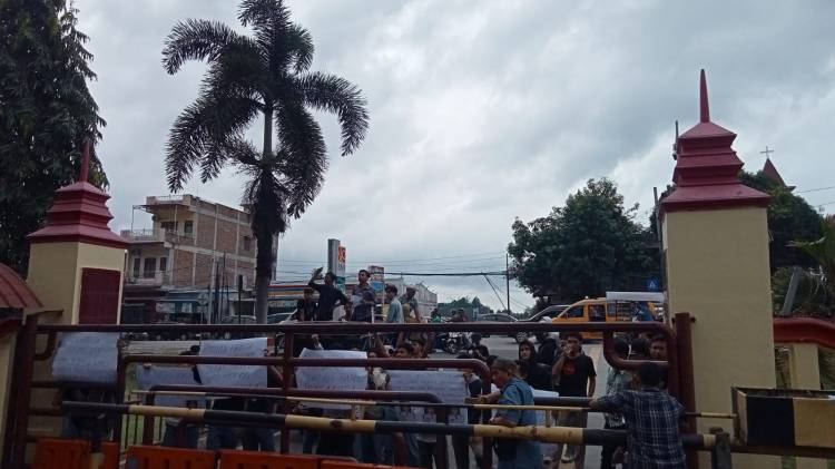 Tangkap Bupati Madina !!!
