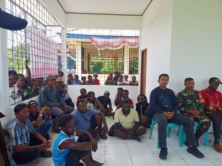 Sosialisasi Pemilihan Kepala Kampung Antar Waktu, Dihadiri Babinsa Koramil 1710-03/Kuala Kencana