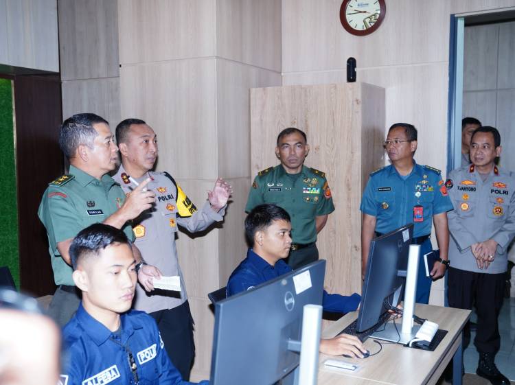 Kapuspen TNI Kunjungi Divisi Humas Polri Perkuat Sinergitas