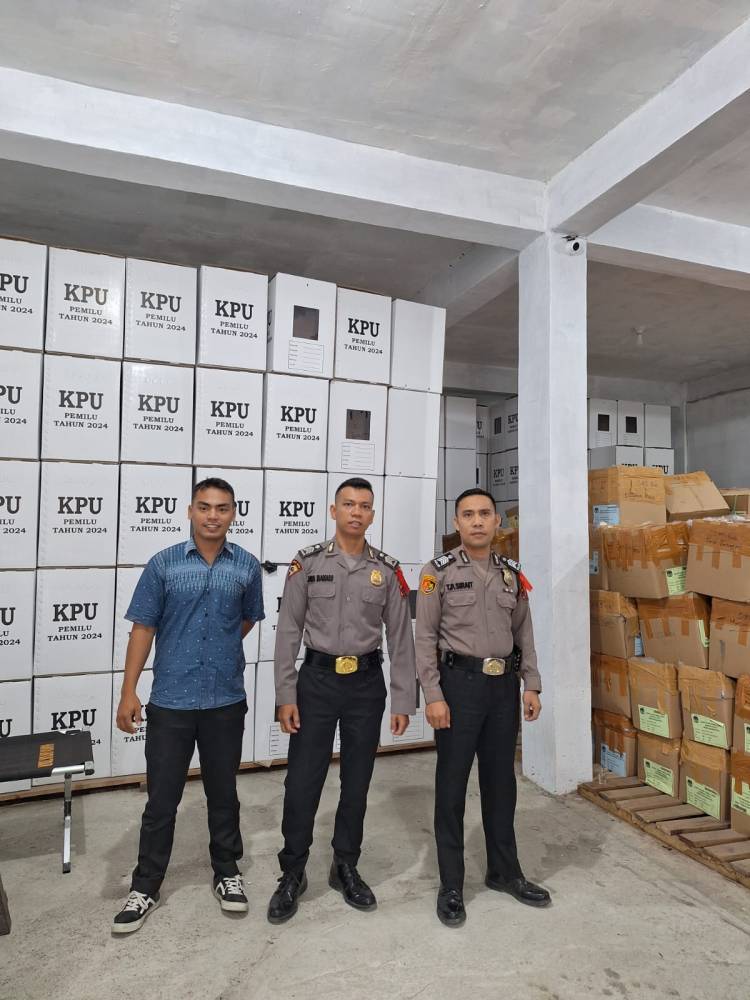 Polres Pematang Siantar Kawal Logistik Pemilu Tahun 2024 Di Kantor KPU