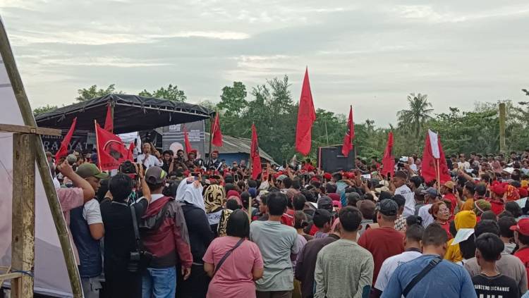Capres Ganjar Pranowo Disambut Ratusan Warga Belawan
