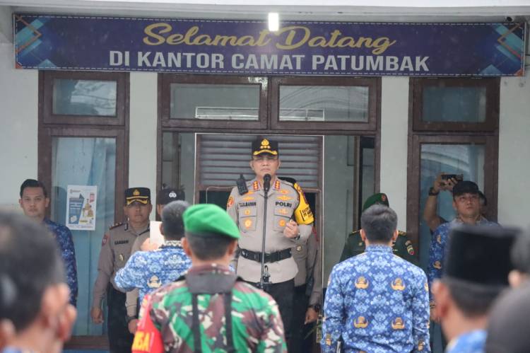 Kapolrestabes Medan Apel HKN di Kantor Camat Patumbak