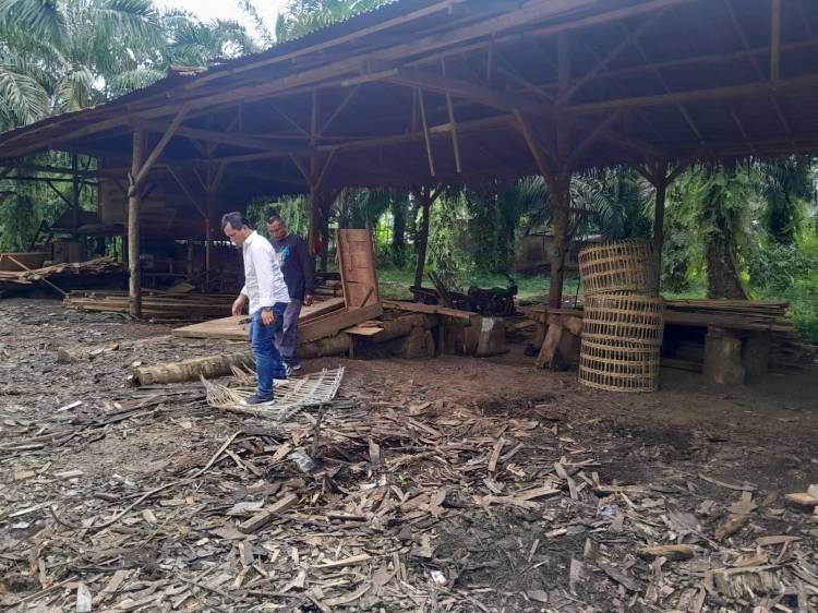 Terima Info Judi Sabung Ayam, Ternyata Zonk
