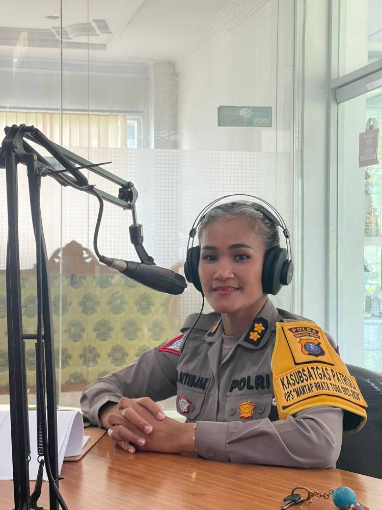 Dialog Interaktif Halo Polisi Dir Lantas Polda Sumut : Penertiban POOL Bus di Jl. SM.Raja