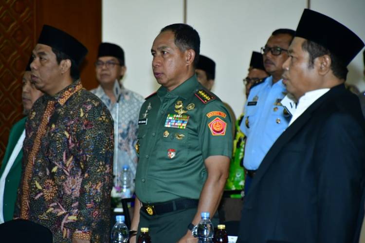 Panglima TNI Hadiri Deklarasi Pemilu Damai Lintas Ormas dan   Lintas Agama