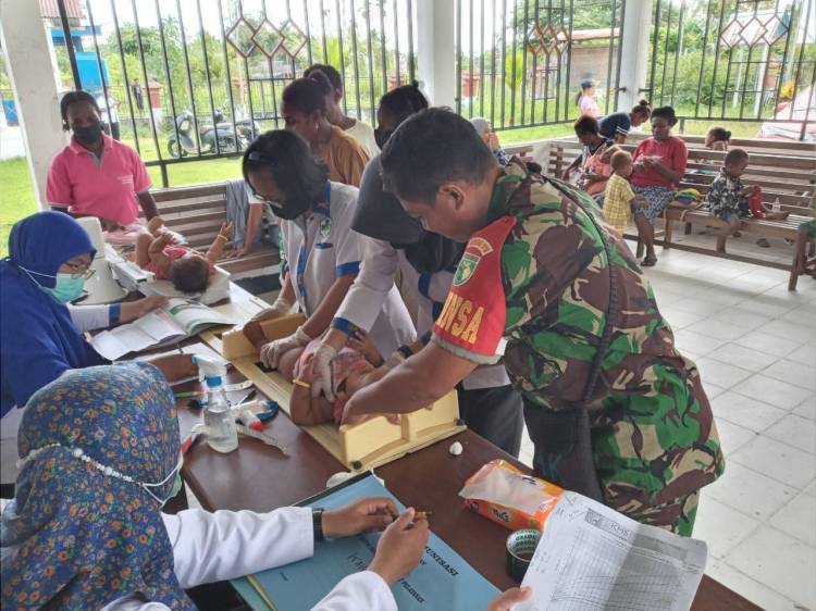 Pelaksanaan Kegiatan Posyandu dan Pembagian Makanan Tambahan