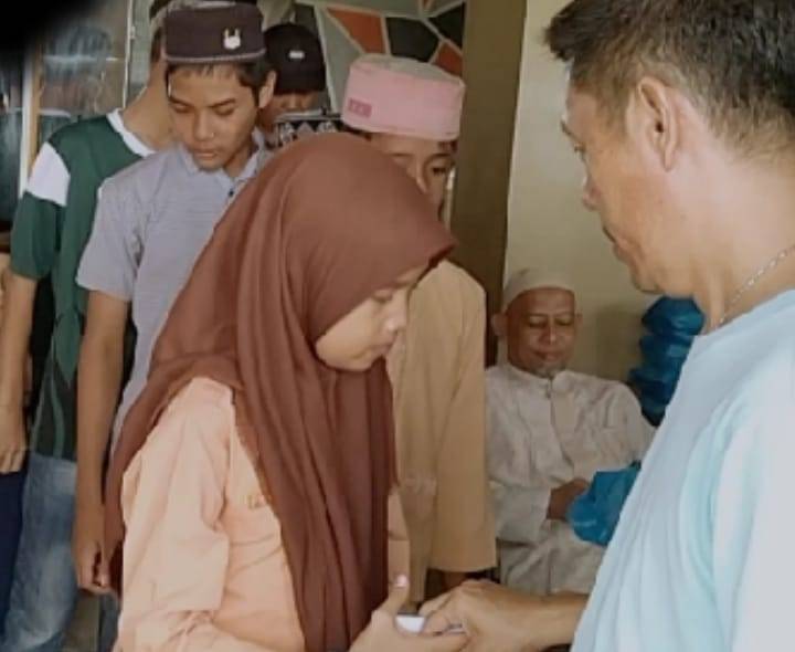 Jum'at Berkah Pengusaha "Three E Karaoke Cafe Resto & Kisaran Fantasi" Menjamu Anak Yatim "