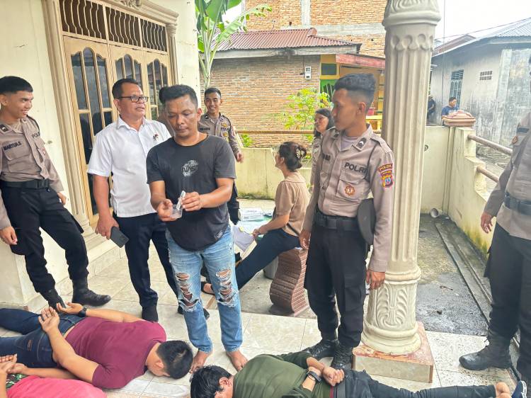 Polisi Gerebek Sarang Narkoba di Medan Sunggal dan Kutalimbaru: 11 Positif, 1 Wanita